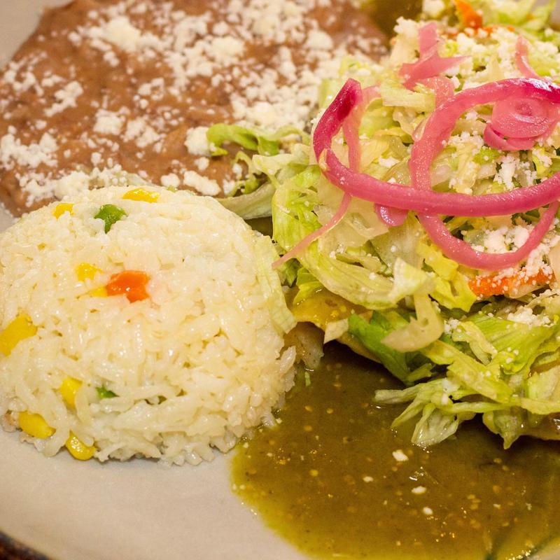 Enchiladas Con Pollo Rojas O Verdes photo