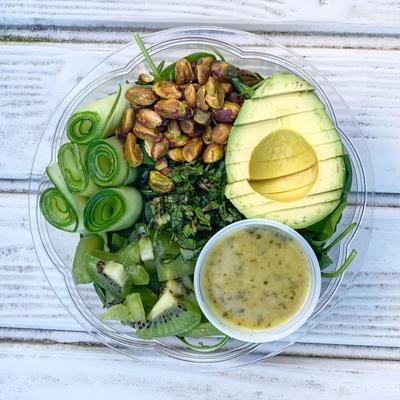 Mixed salad, dip on the side