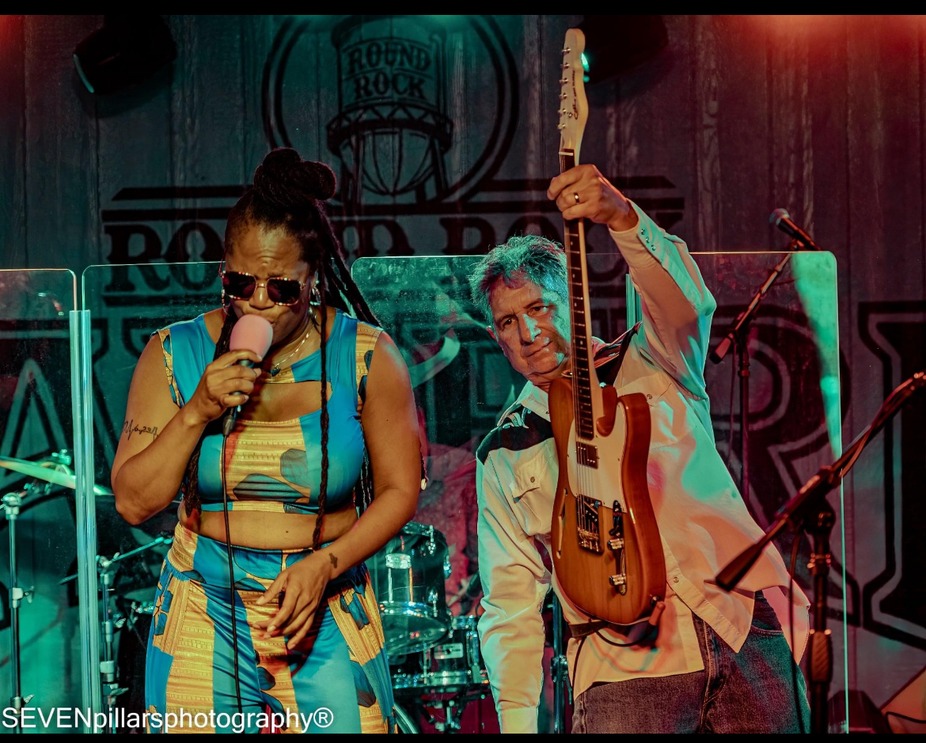 Rochelle & The Sidewinders Performing Live 4/26 @8pm event photo