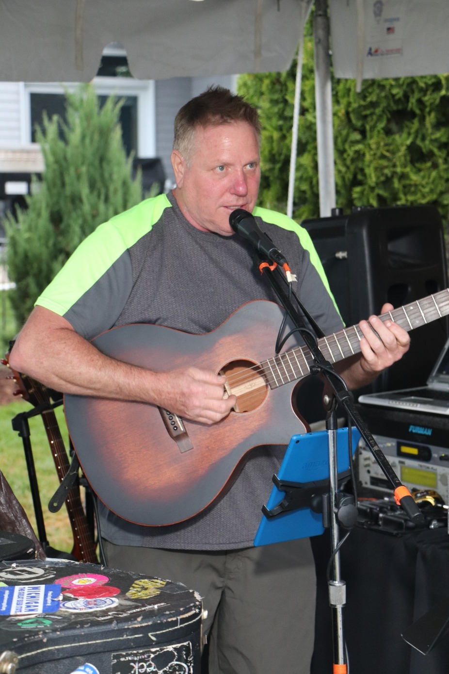 Acoustic Man Drew event photo
