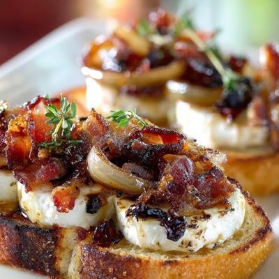 Crostini w/Candied Bacon.