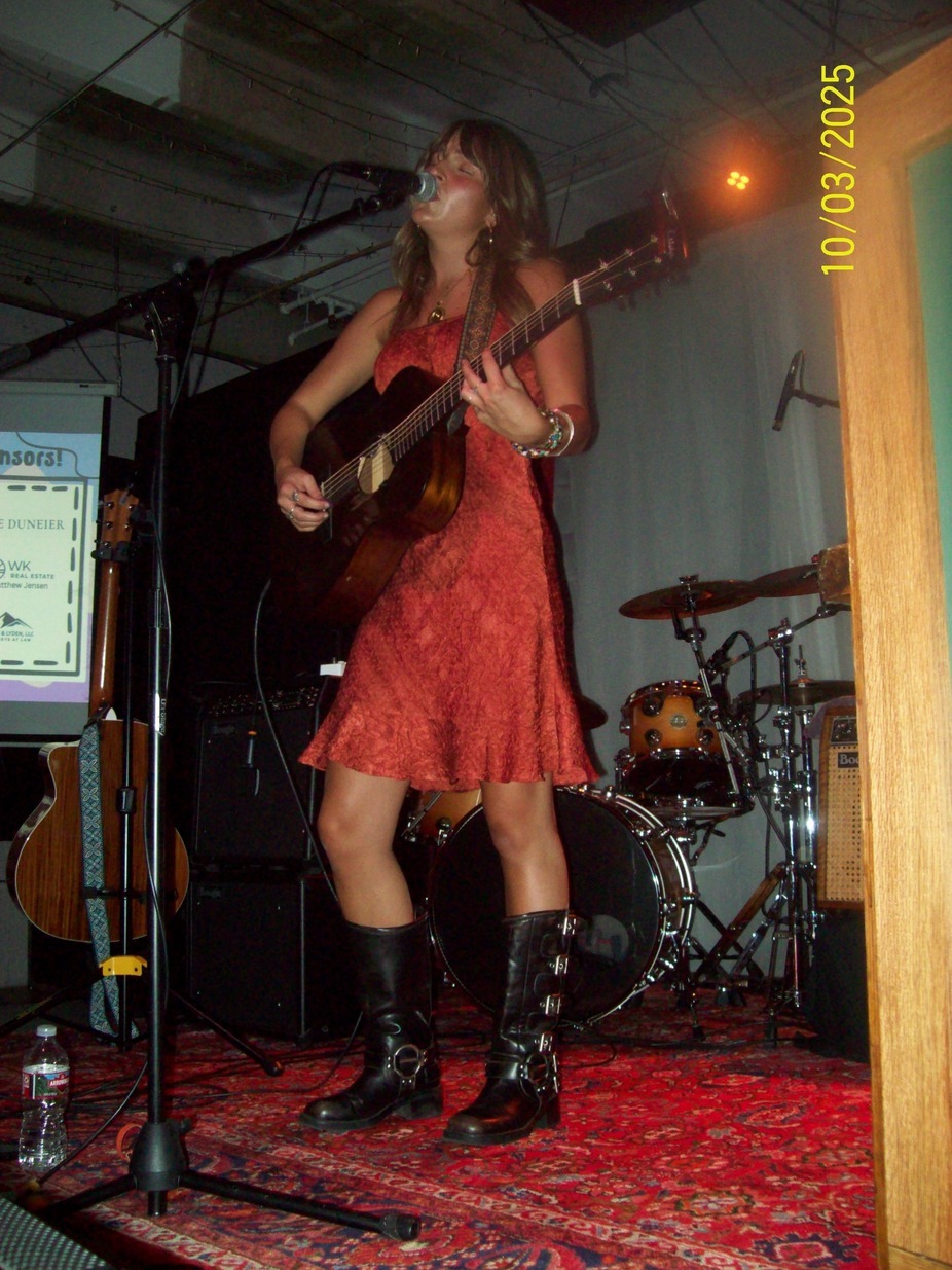 Emelise event photo