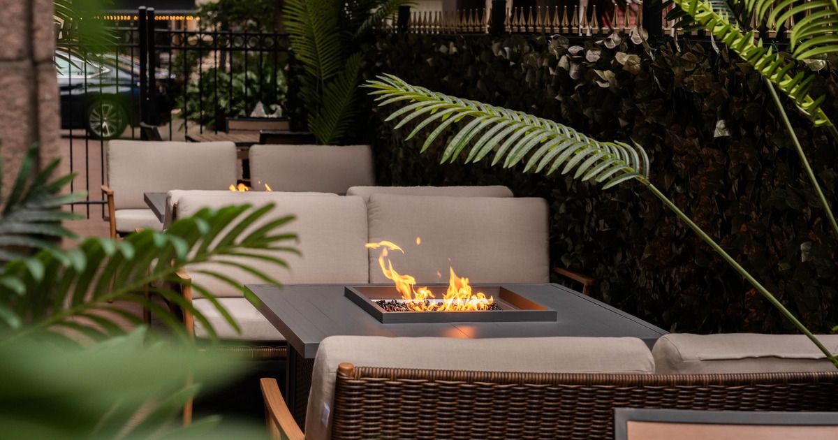 Exterior, seating area