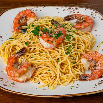 Garlic noodles with shrimp.