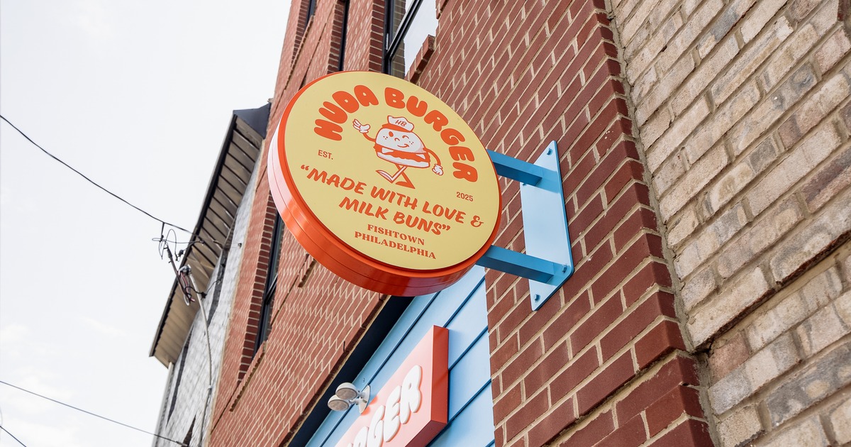 Exterior, luminous round wall side advertising sign