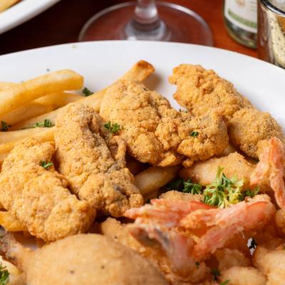 Fried seafood platter.