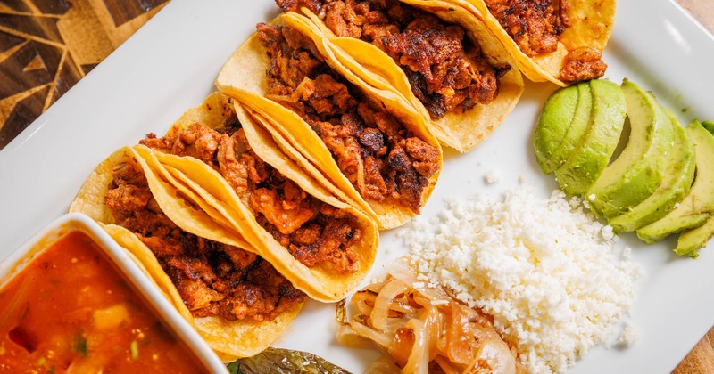 Grandes Tacos plate, closeup