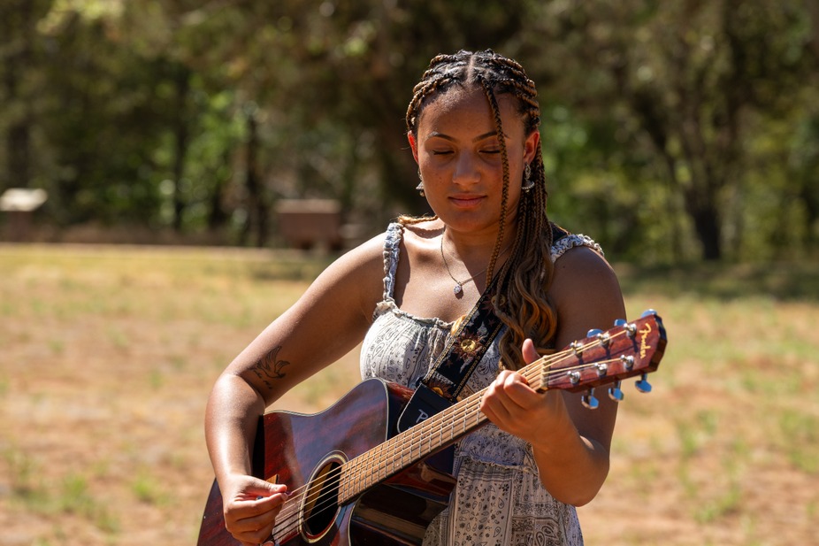 LIVE MUSIC ! Zovie Ann event photo