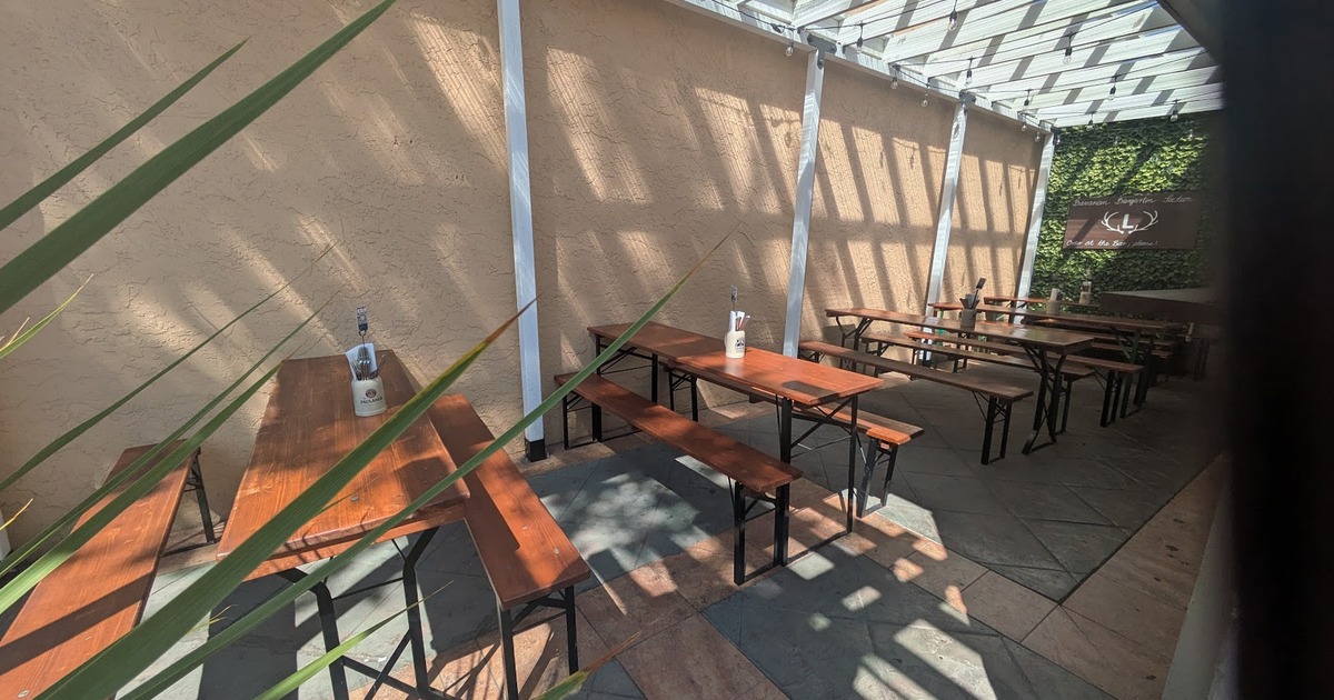 Side Patio behind Tap Room 1
