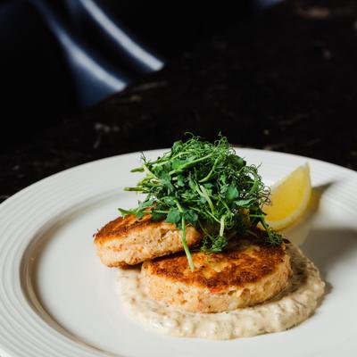 Crab cakes, with creole remoulade