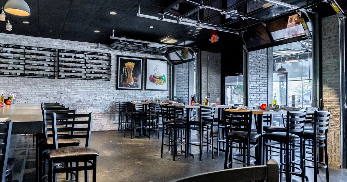 Diner area, wide view