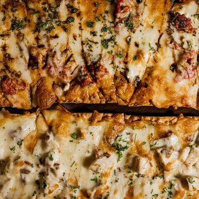 Chicken Bacon Ranch and Margherita Mama flatbread pizzas