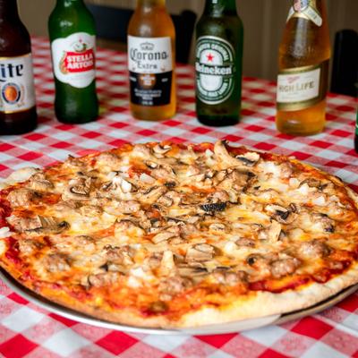 NINIS SPECIAL PIZZA.