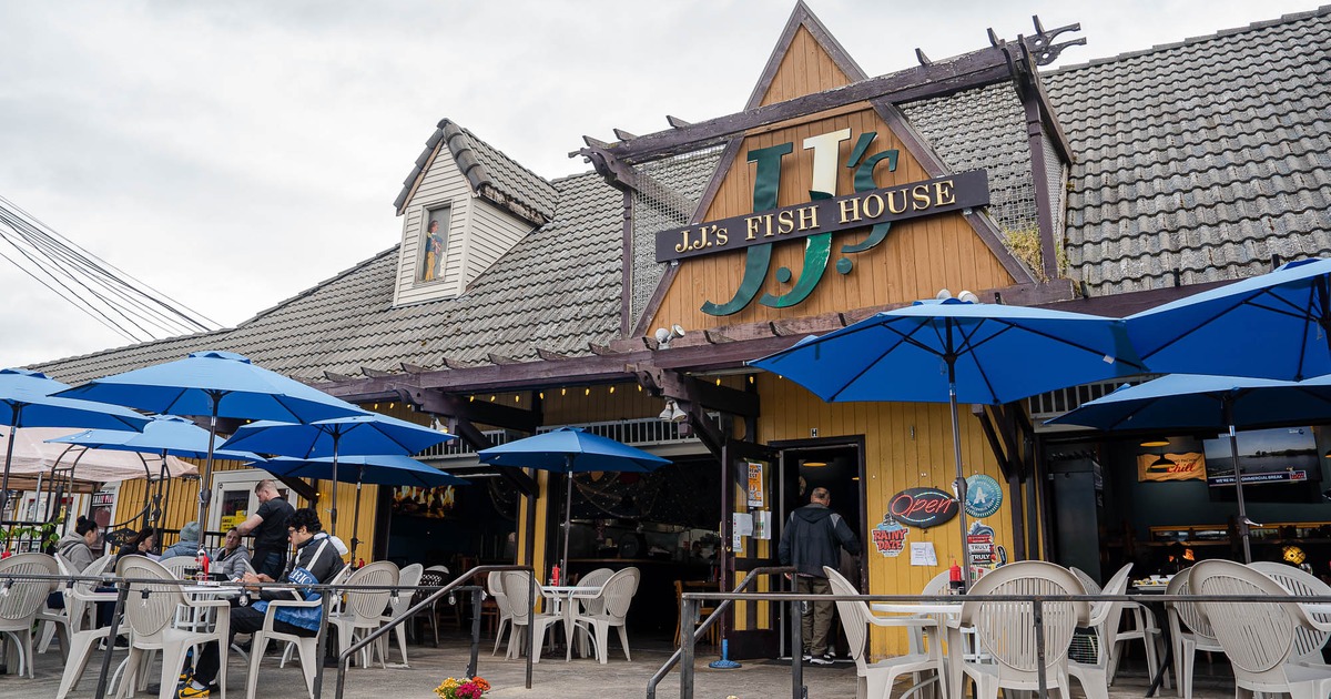 Exterior, seating area