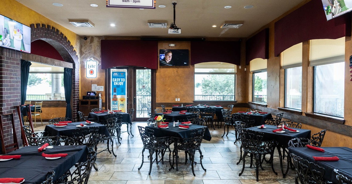 Interior, seating area with tables and tableware