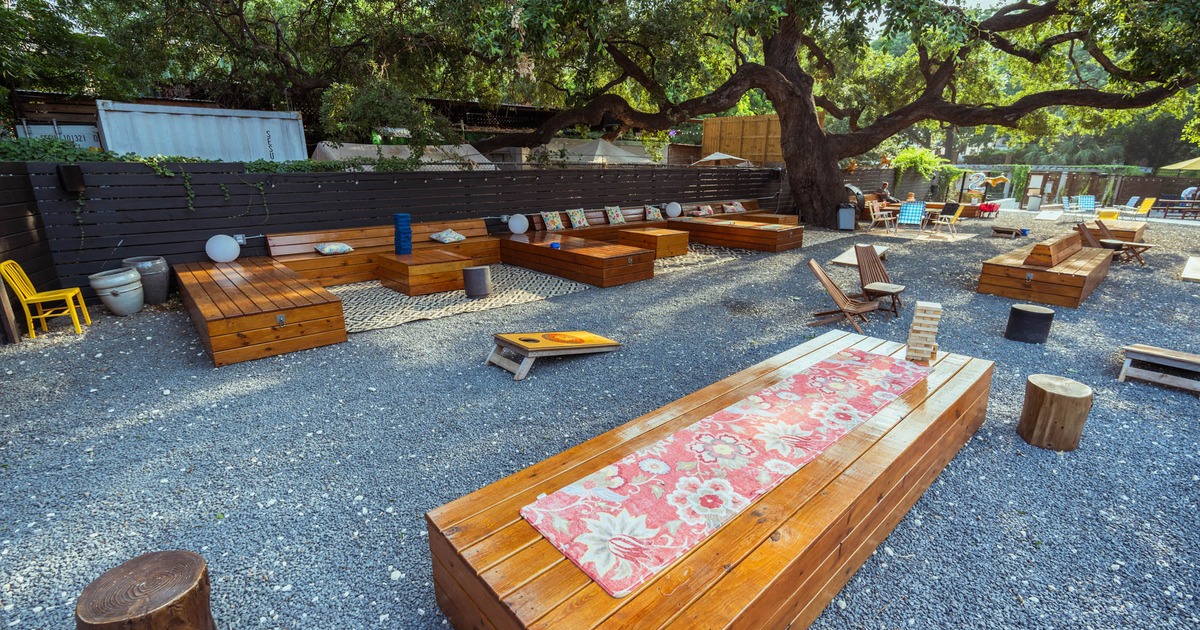 Exterior, garden seating