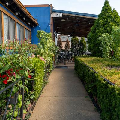 The outdoor patio area of Ari's Restaurant & Bar.