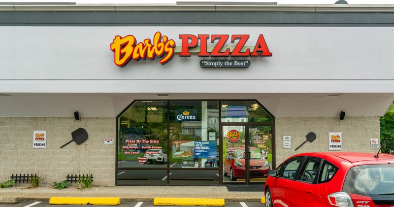 Barb's Pizza storefront