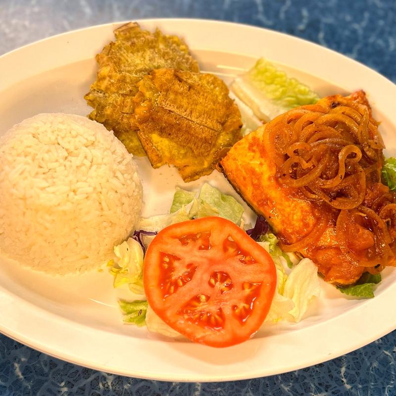 40s-Filete de Salmon a la Plancha/ Grilled Salmon Fillet (6oz) photo