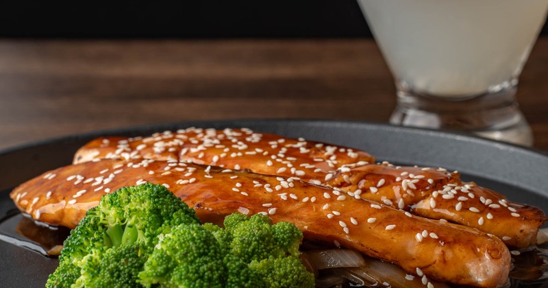 Salmon teriyaki with broccoli