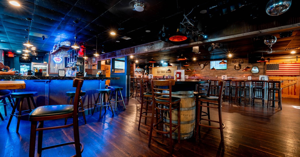 Interior, wide view, dining area