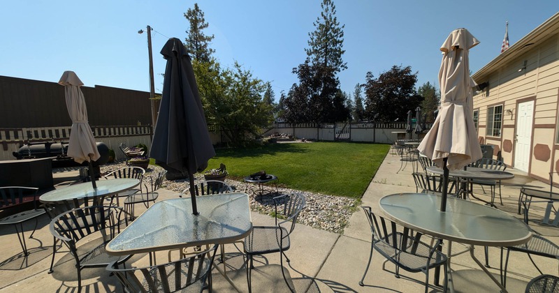 Exterior, garden, table and chairs