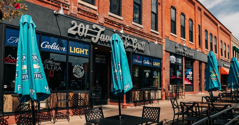 Exterior, seating area in front of the restaurant