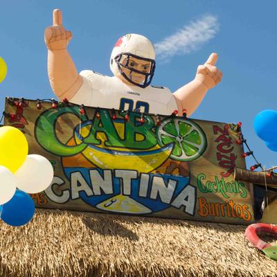 Exterior, bar's name on the roof with a decorative statue