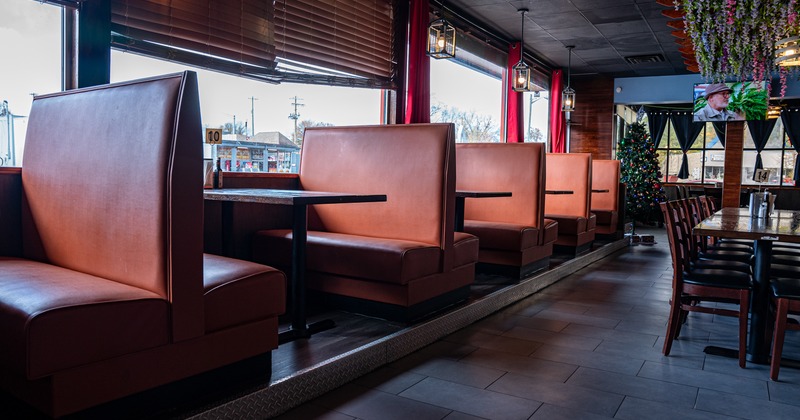 Diner area, booths by window