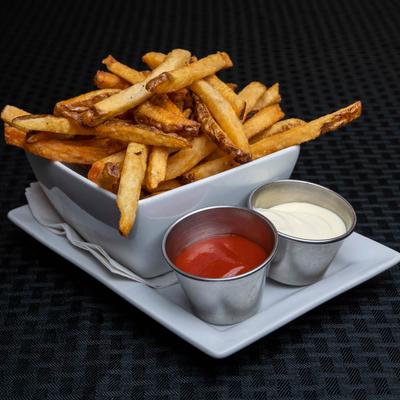 House cut potato fries with dipping