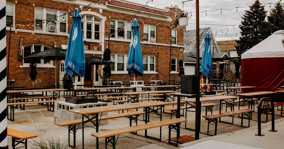 Exterior, tables outside