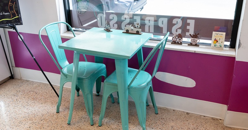Table for two guests along the window
