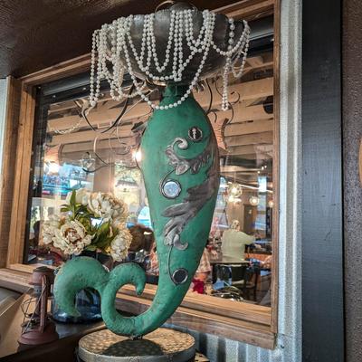 Interior artistic decorations.