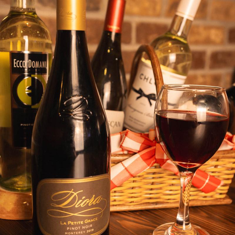 Mark West Pinot Noir photo