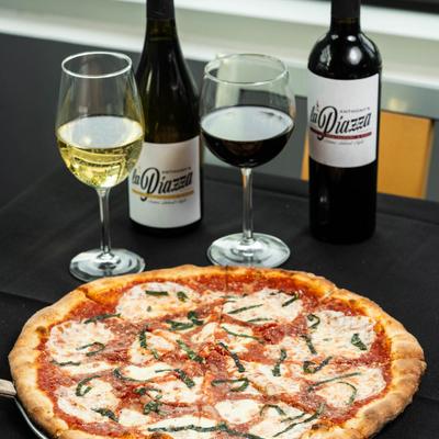 Pizza margherita and wine.