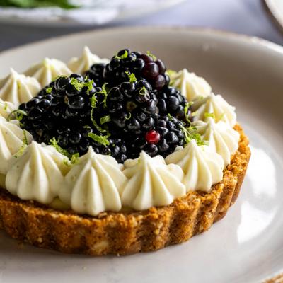Key lime pie tart, closeup.