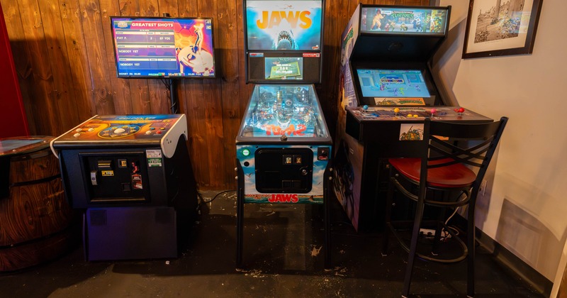 Interior, various arcade games