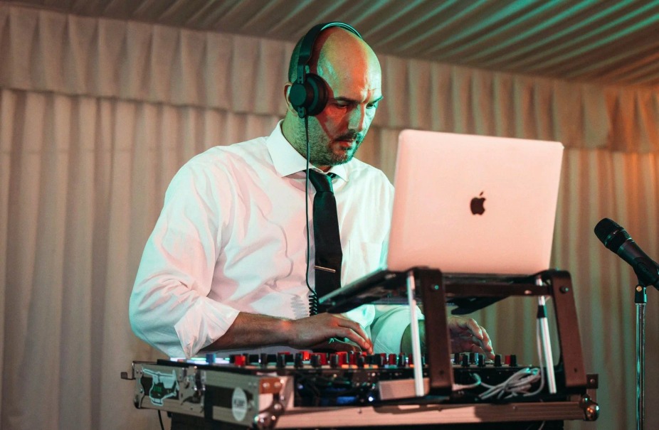 DJ JON ON THE PATIO event photo