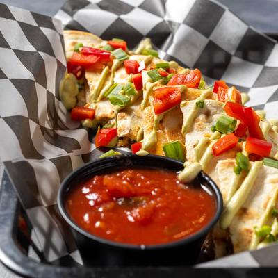 Quesadilla and red slasa.