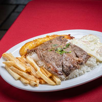 Bisteck a La Carreta plate.