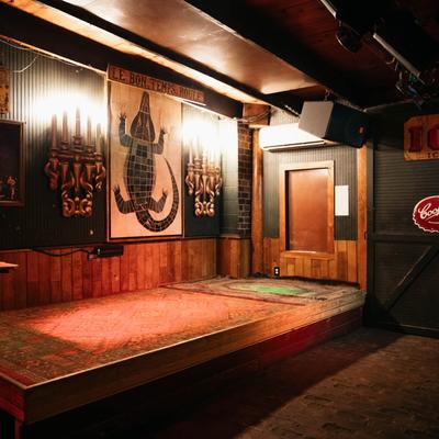 Performing stage, side view