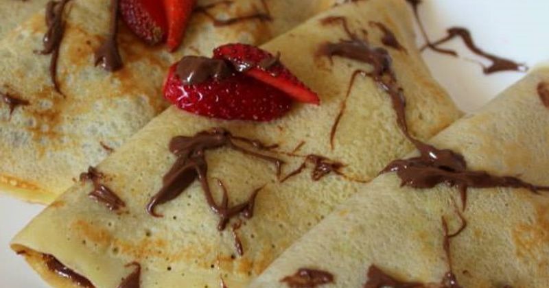 Sweet pancakes with strawberries