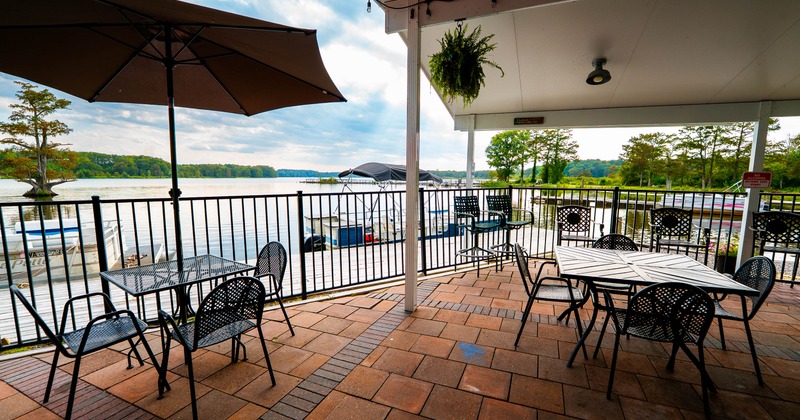 Exterior, seating place on the outside