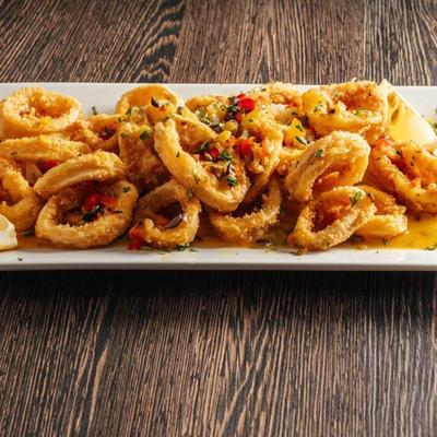 A plate of fried calamari.