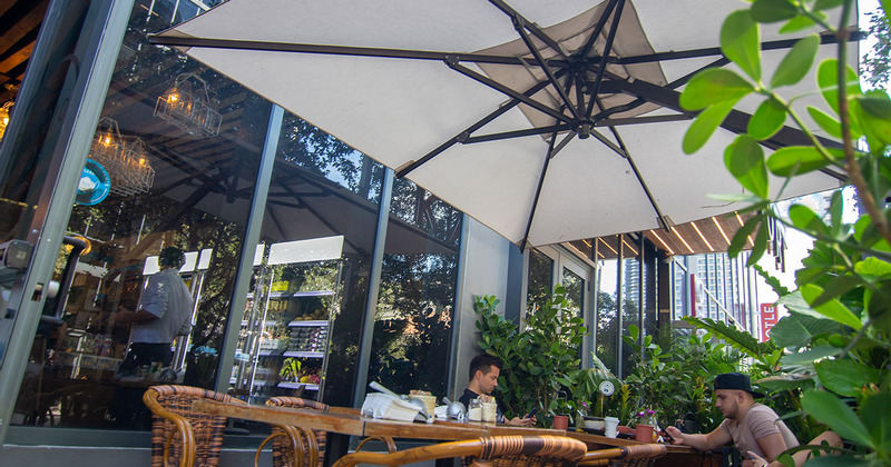 Exterior, tables ready for guests