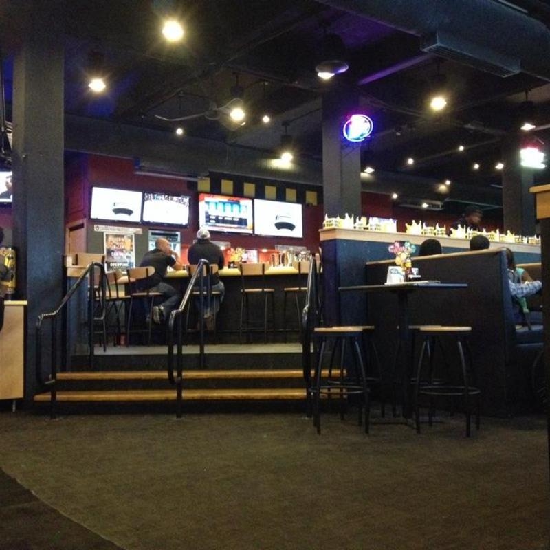 Buffalo Wild Wings Happy Hour/Specials SpotHopper