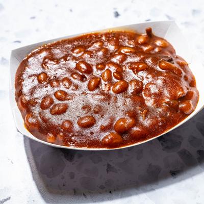 Baked beens close up.