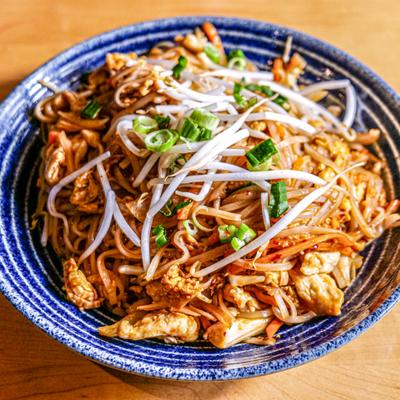 Chicken pad thai.