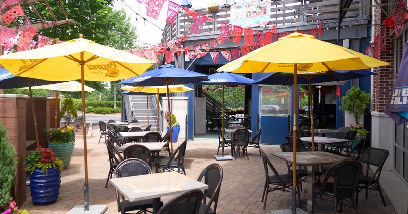 Outdoor, seating area