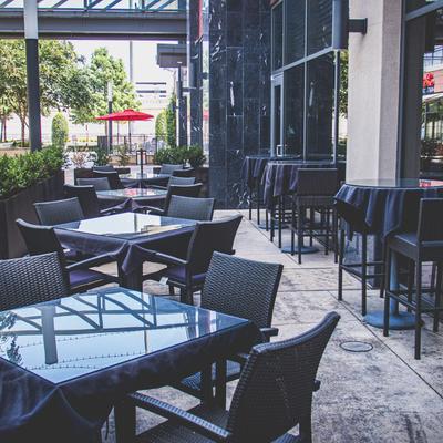 Exterior, tables outside lined up